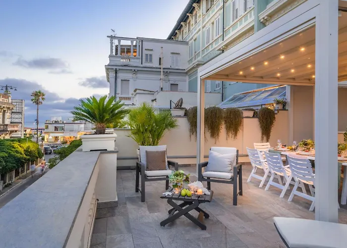 Gemma Imperiale 3 Bedrooms With Terrace In Apartamento Viareggio