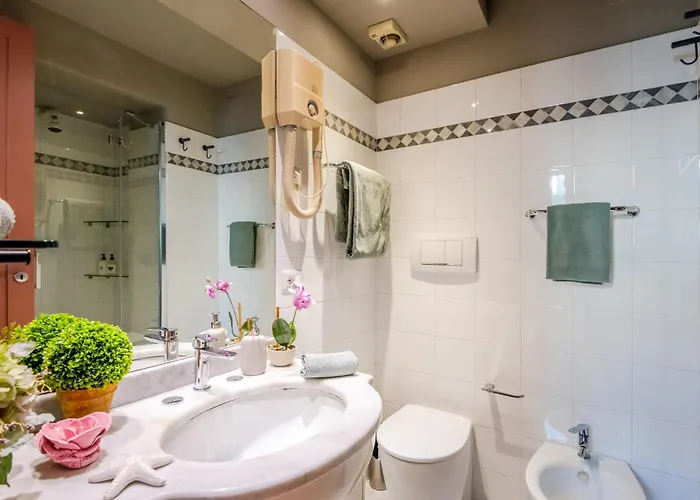 Gemma Imperiale 3 Bedrooms With Terrace In Apartamento Viareggio