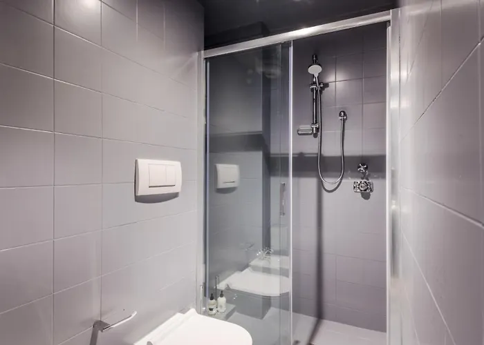 Gemma Imperiale 3 Bedrooms With Terrace In Apartment Viareggio