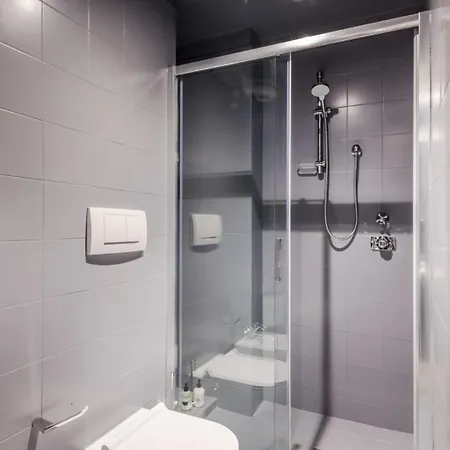 Gemma Imperiale 3 Bedrooms With Terrace In Apartment Viareggio