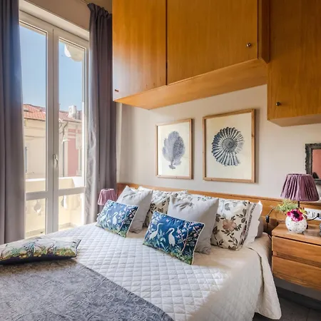 Gemma Imperiale 3 Bedrooms With Terrace In Apartment Viareggio